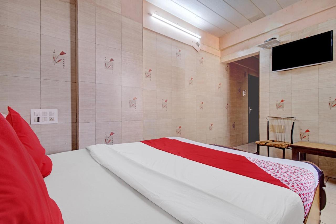 Oyo 80762 Hotel New Mini Mahal Turambhe Екстер'єр фото